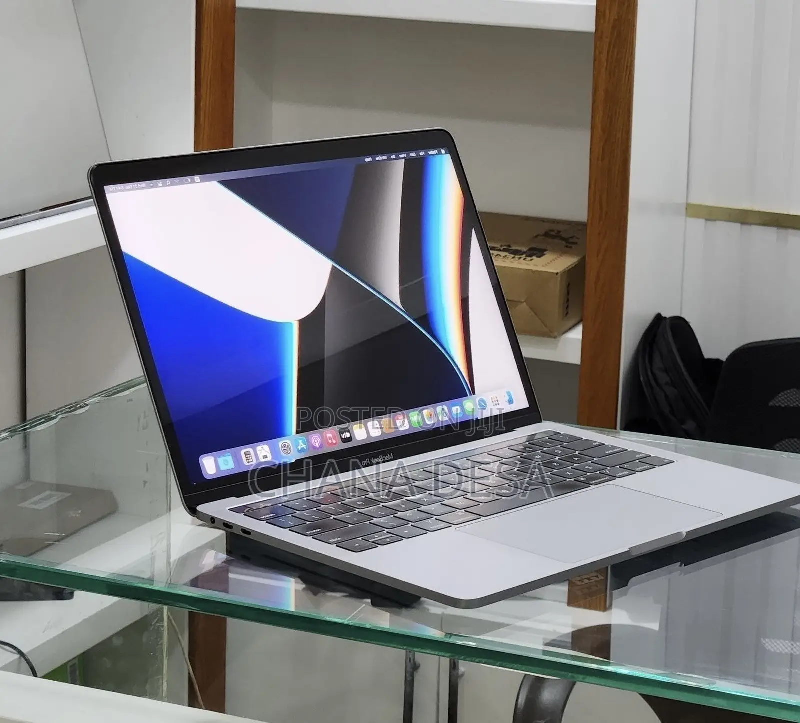 New Laptop Apple MacBook Pro 2019 16GB Intel Core i7 SSD 512GB
