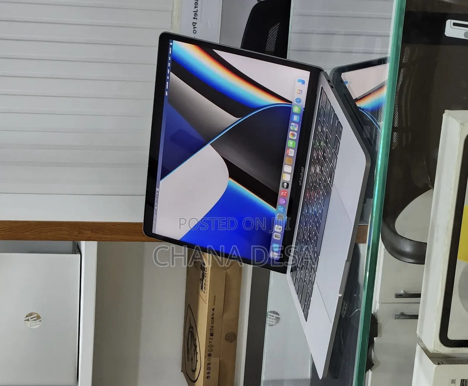 New Laptop Apple MacBook Pro 2019 16GB Intel Core i7 SSD 512GB