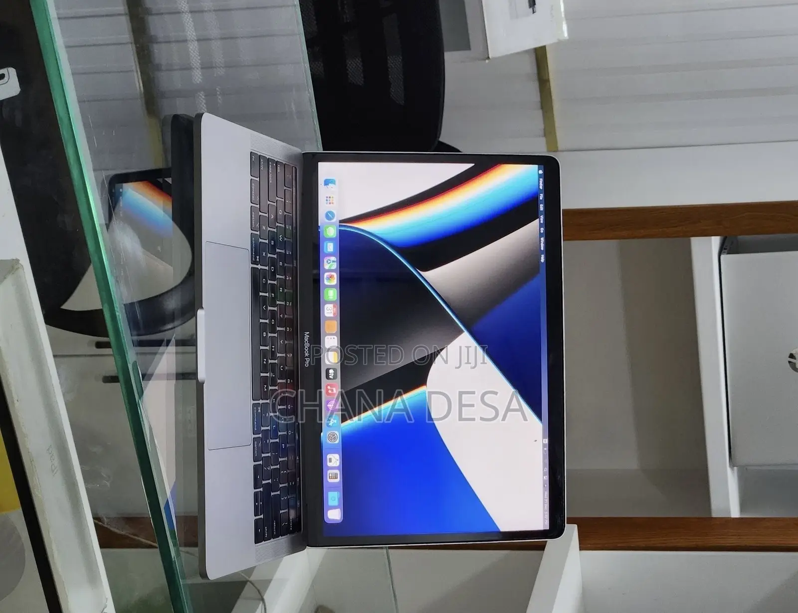 New Laptop Apple MacBook Pro 2019 16GB Intel Core i7 SSD 512GB
