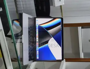New Laptop Apple MacBook Pro 2019 16GB Intel Core i7 SSD 512GB
