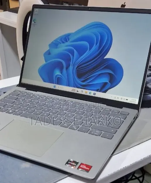 New Laptop Dell Inspiron 14 16GB AMD Ryzen 7 SSD 1T
