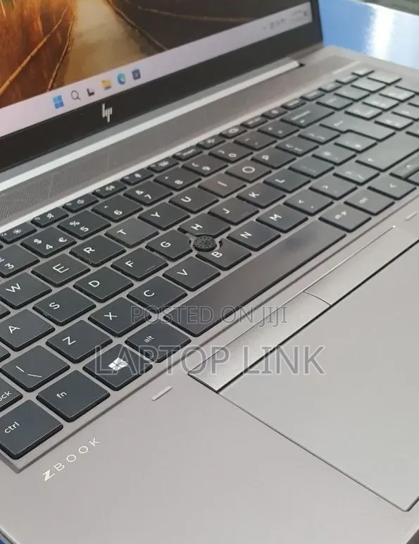 New Laptop HP ZBook Firefly 15 G7 16GB Intel Core i7 SSD 512GB