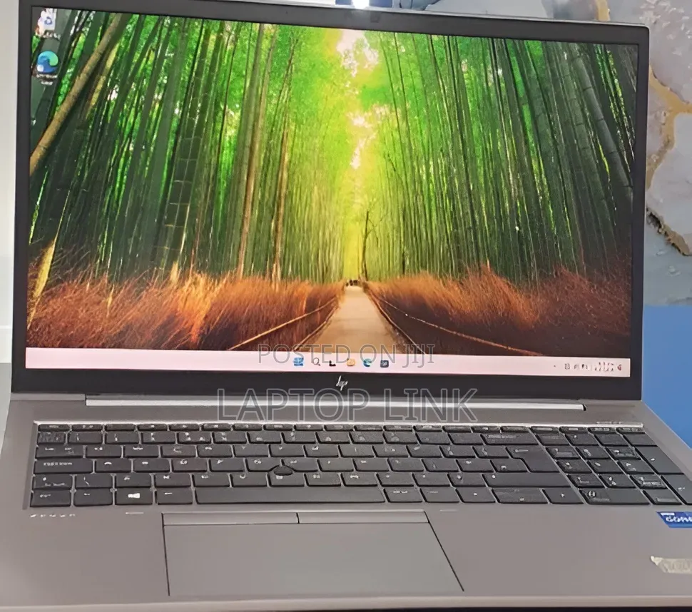 New Laptop HP ZBook Firefly 15 G7 16GB Intel Core i7 SSD 512GB