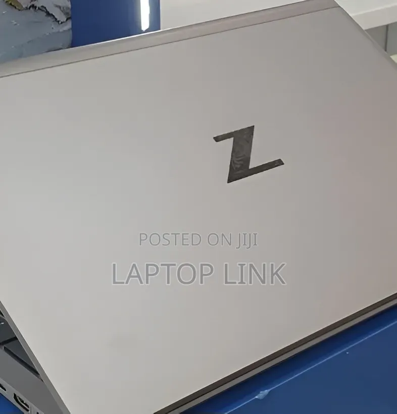 New Laptop HP ZBook Firefly 15 G7 16GB Intel Core i7 SSD 512GB