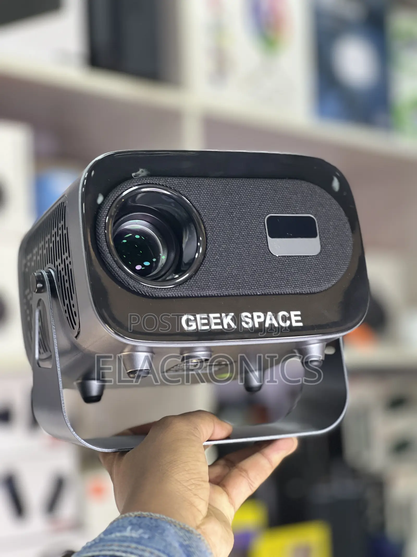Geek Space Projector Android 11 WiFi6 (Portable Mini LED)