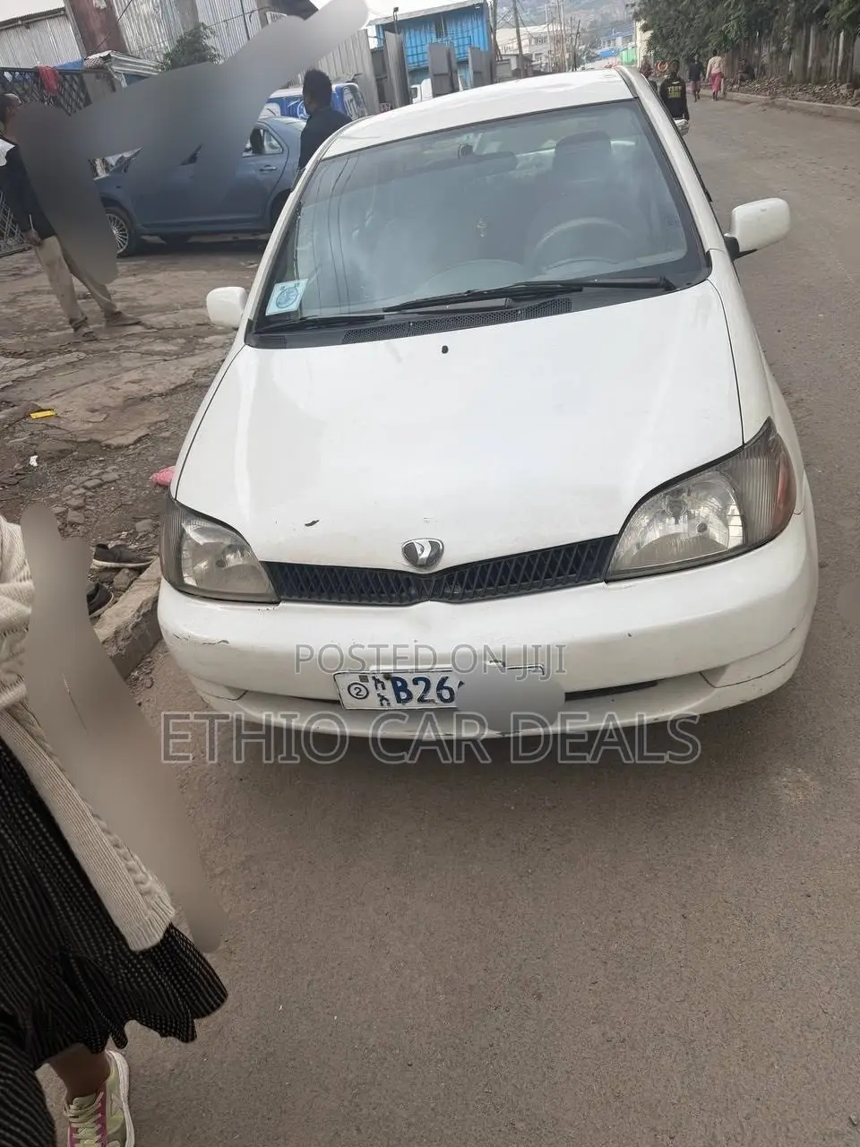 Toyota Platz 2002 White