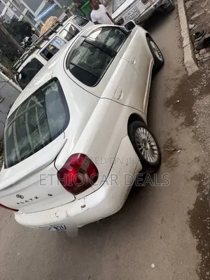 Toyota Platz 2002 White
