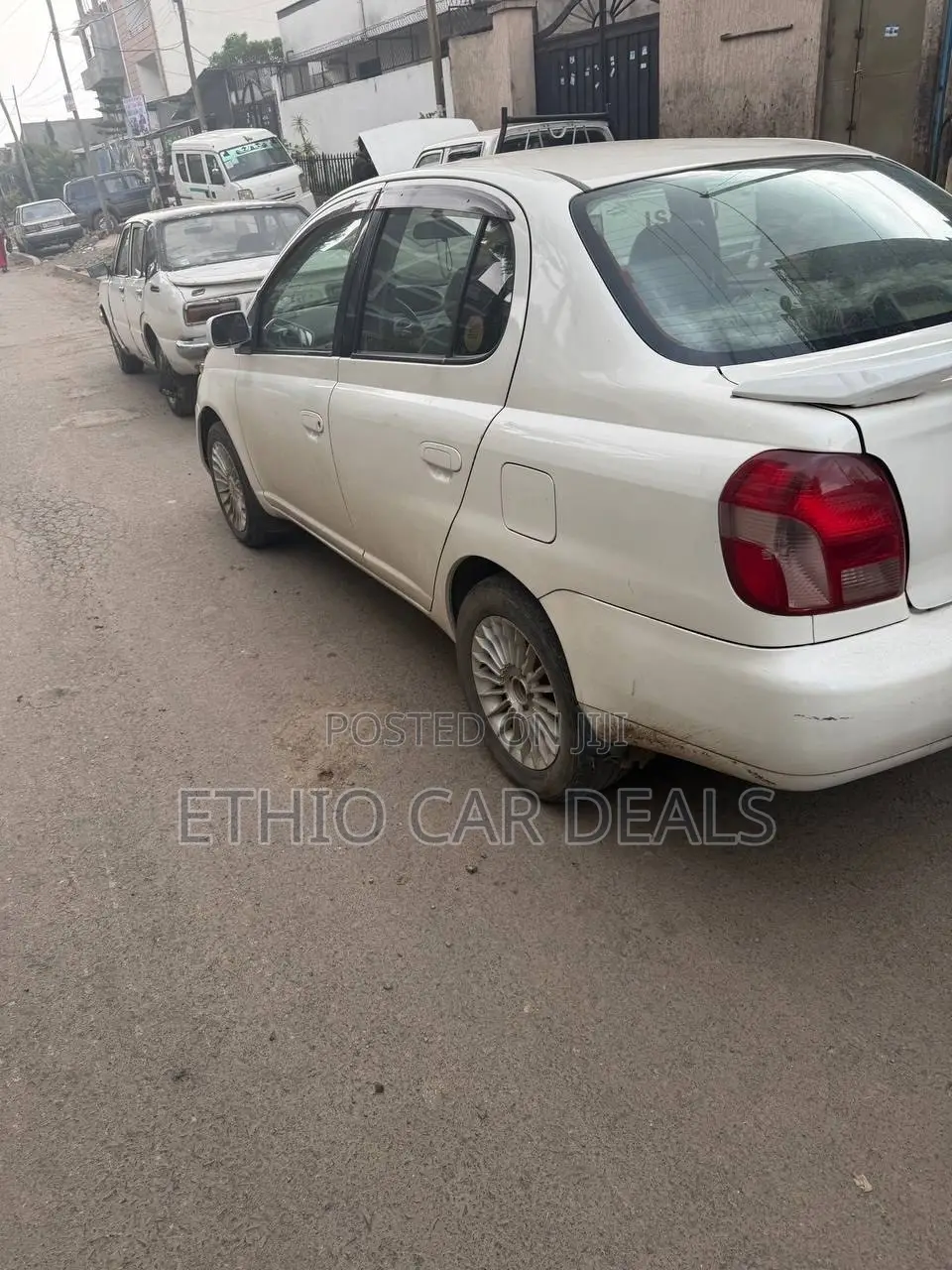 Toyota Platz 2002 White