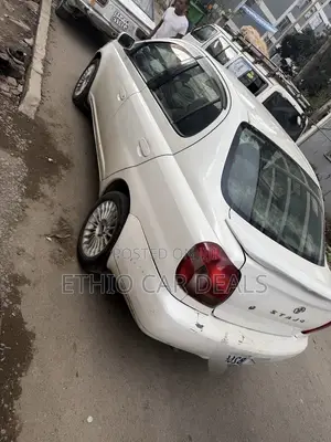 Toyota Platz 2002 White