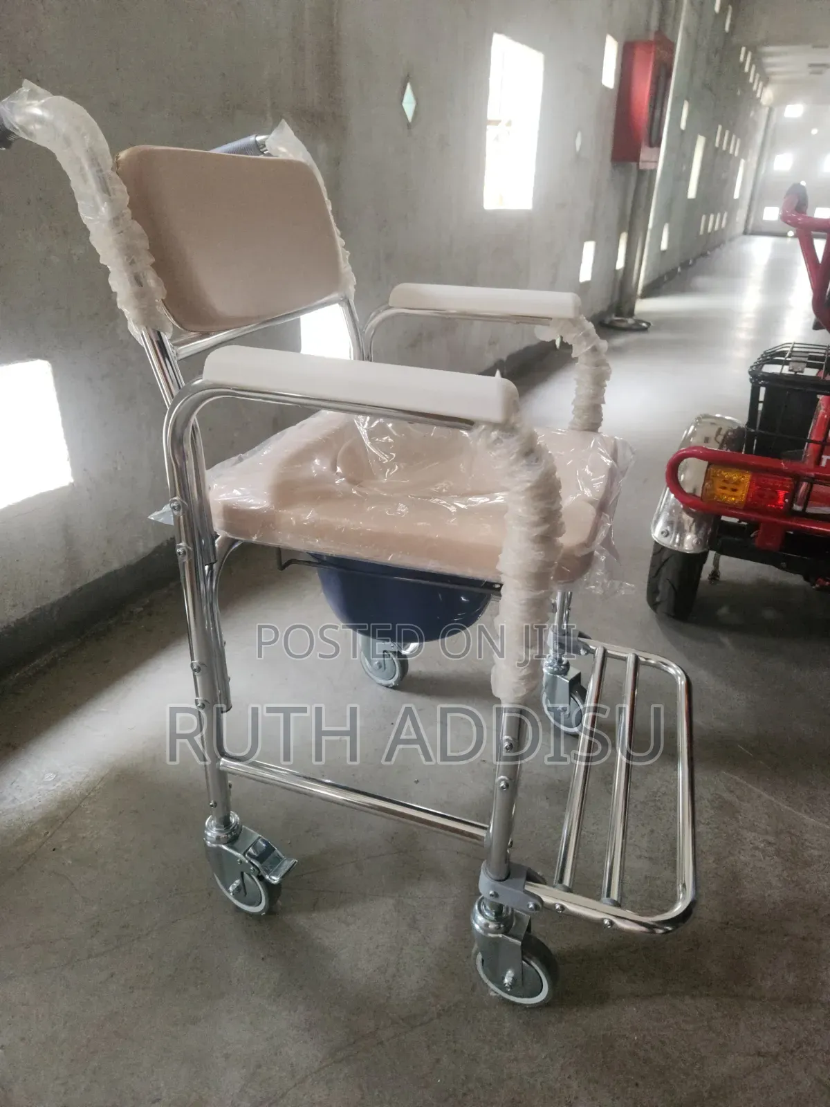 Commode Wheelchair朱紅toilet Wheelchair鳵你commode Wheelchair奈羅wheelchair