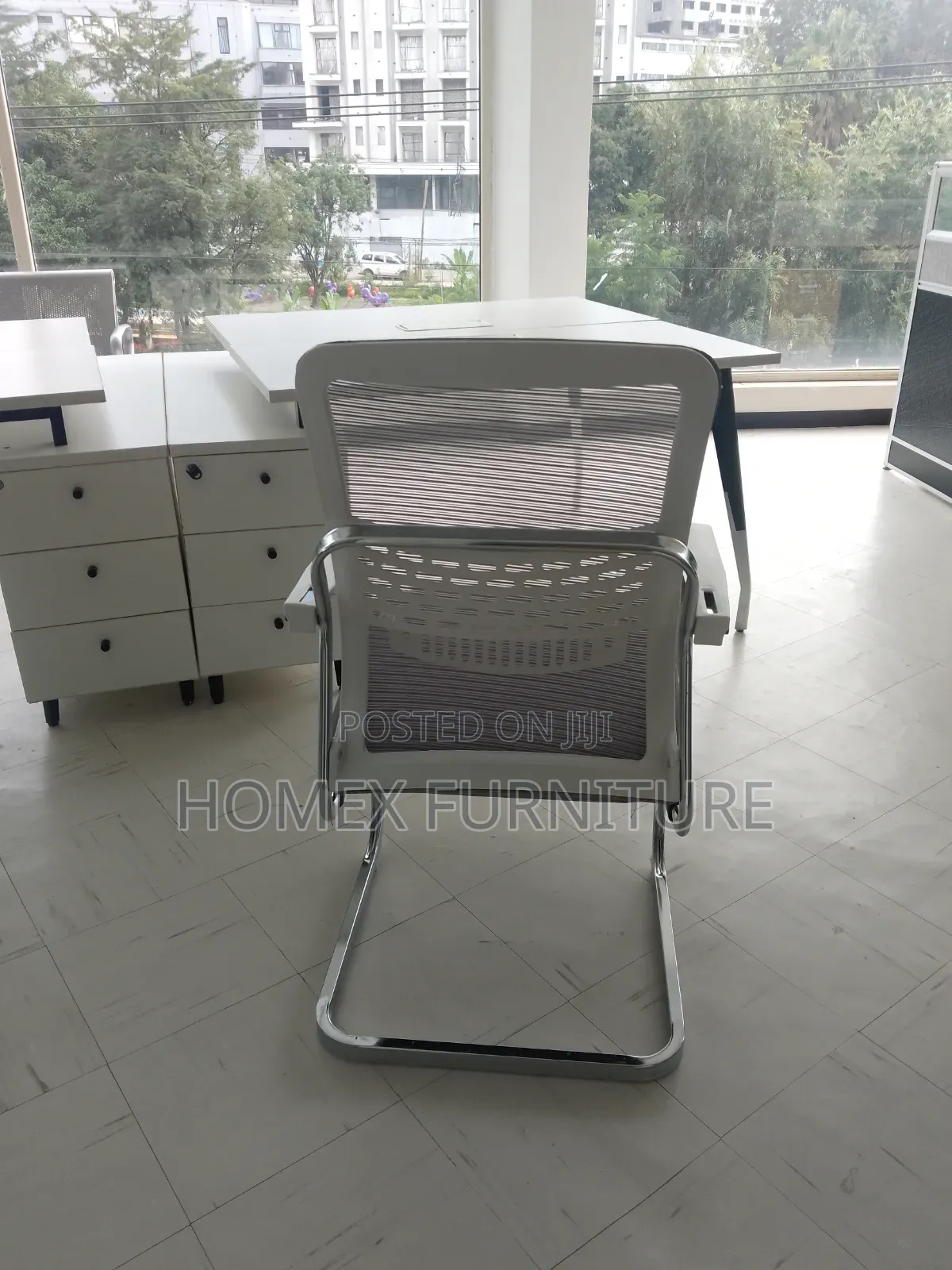 Comfortable Guest Chair – ምቹ ወንበር