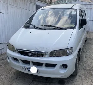 Hyundai H200 2000 White