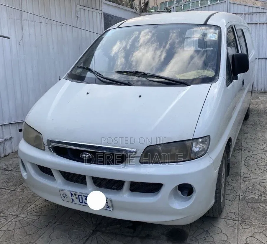 Hyundai H200 2000 White