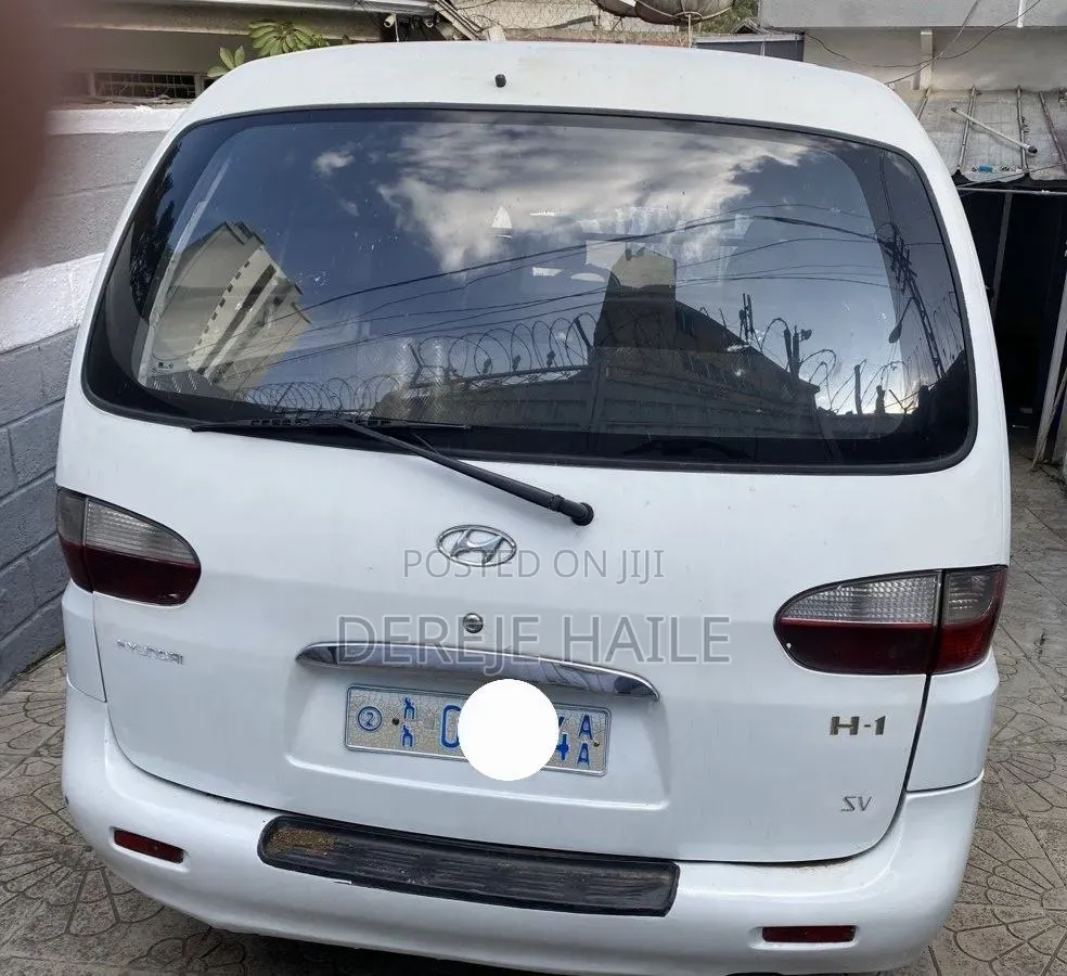 Hyundai H200 2000 White