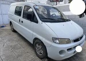 Hyundai H200 2000 White