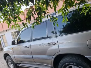 Toyota Land Cruiser 2005 Silver