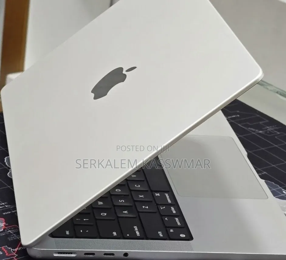 New Laptop Apple MacBook Pro 2021 M1 32GB Apple M1 SSD 512GB