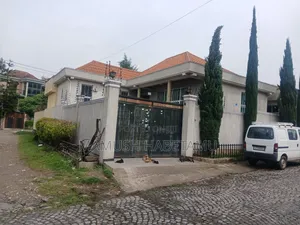 Furnished 5bdrm Villa in 165ካሬ ቪላ, Nifas Silk-Lafto for sale
