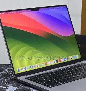 New Laptop Apple MacBook Pro 2023 M3 8GB Apple M3 SSD 512GB