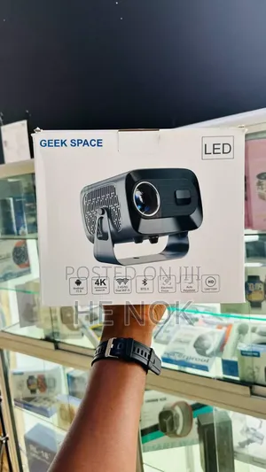 Geek Space Projector Quality, Mini Projector