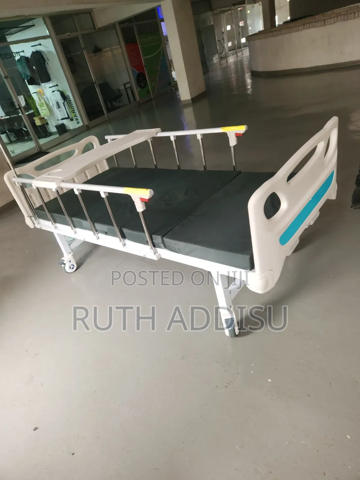 Hospital Bed承認with Food Table Wheelchair建議wheelchair堥了wheelchair New