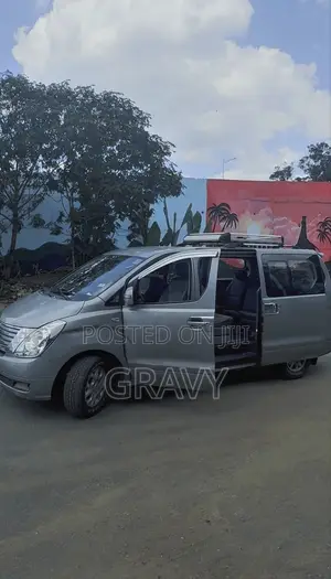 Hyundai Starex 2012 Silver