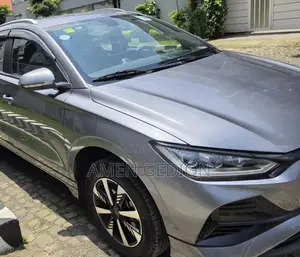 BYD E2 43 kWh 94 hp FWD 2025 Silver