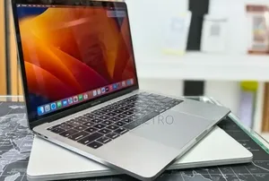 New Laptop Apple MacBook Pro 2017 16GB Intel Core i5 SSD 256GB