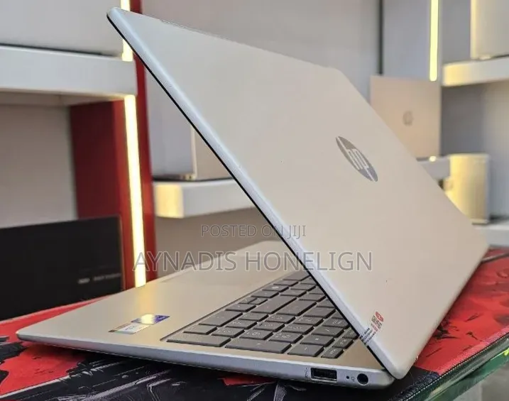 New Laptop HP Stream Notebook 16GB Intel Core i7 SSD 1T