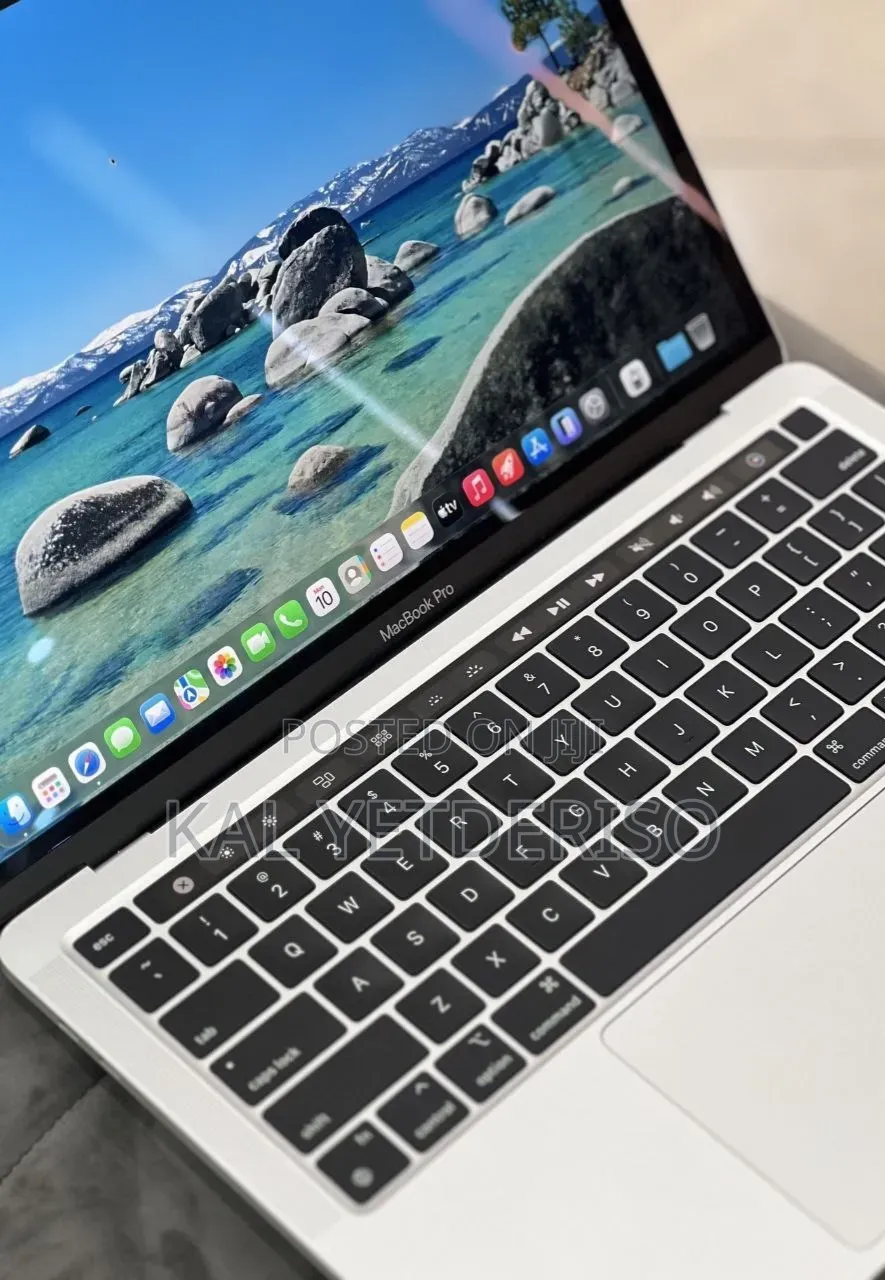 New Laptop Apple MacBook Air 2022 M2 8GB Apple M2 SSD 512GB