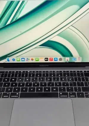 New Laptop Apple MacBook Pro 2017 8GB Intel Core i5 SSD 512GB
