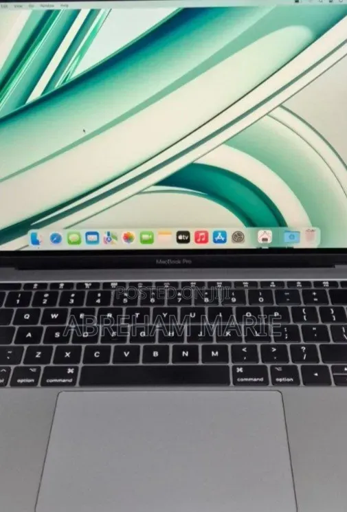 New Laptop Apple MacBook Pro 2017 8GB Intel Core i5 SSD 512GB