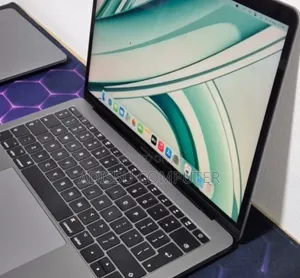 New Laptop Apple MacBook Pro 2017 8GB Intel Core i5 SSD 256GB
