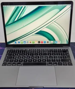 New Laptop Apple MacBook Pro 2017 8GB Intel Core i5 SSD 256GB