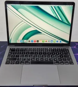 New Laptop Apple MacBook Pro 2017 8GB Intel Core i5 SSD 256GB