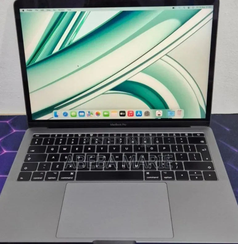 New Laptop Apple MacBook Pro 2017 8GB Intel Core i5 SSD 256GB