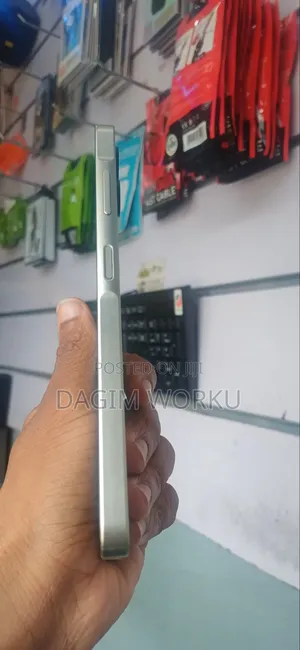 New Samsung Galaxy A06 64 GB Gold