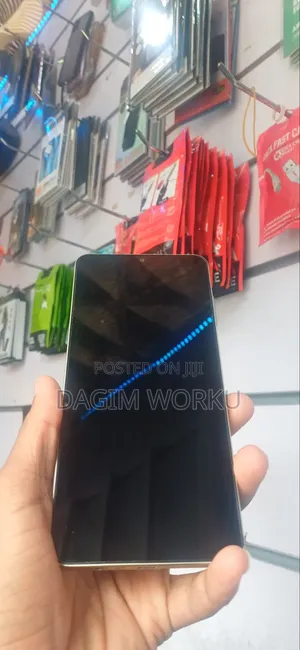 New Samsung Galaxy A06 64 GB Gold