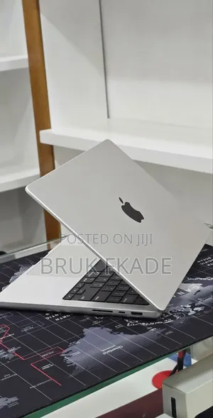 New Laptop Apple MacBook Pro 2021 M1 32GB Apple M1 Pro SSD 512GB