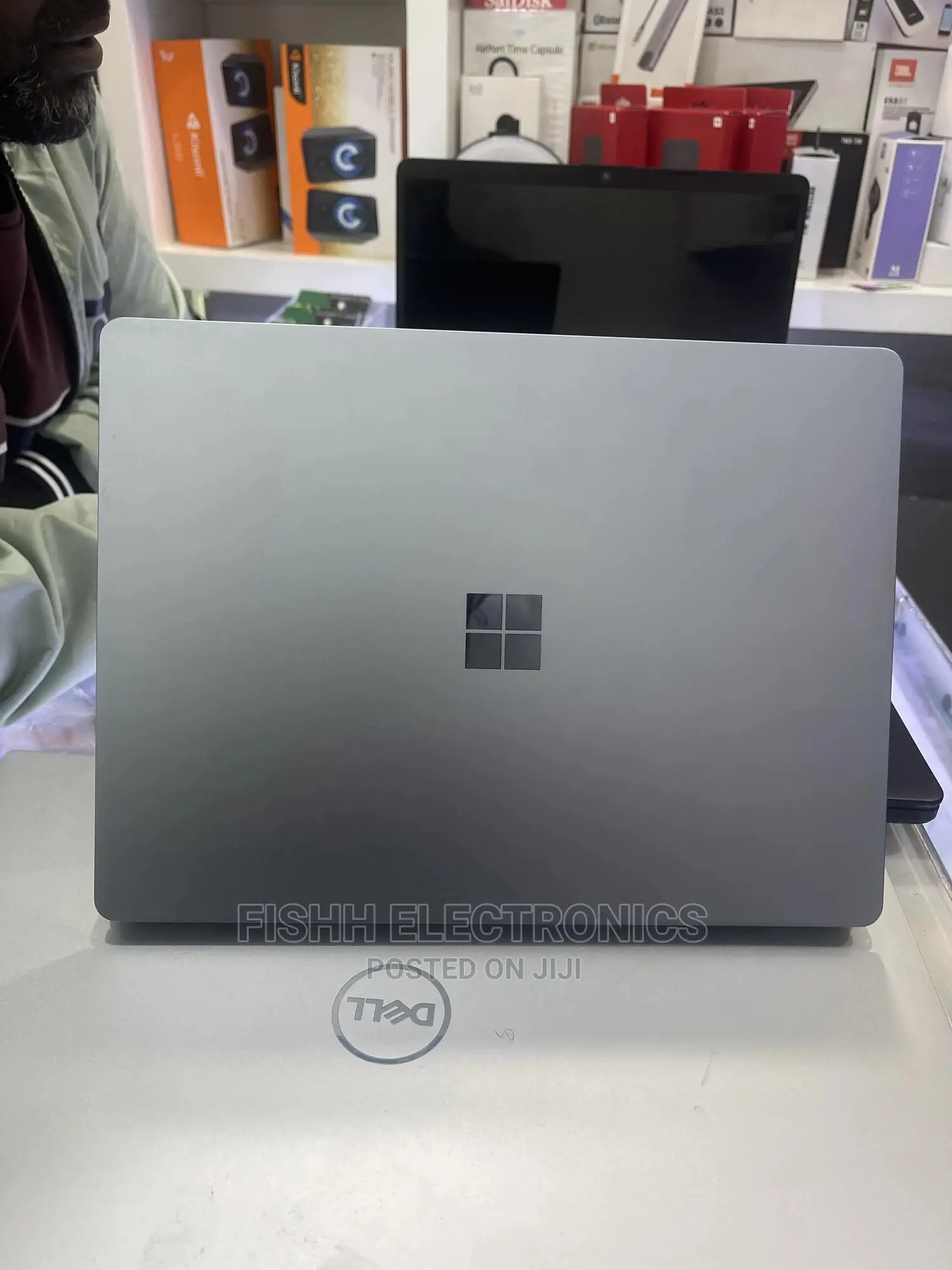 New Laptop Microsoft Surface Laptop 8GB Intel Core I5 SSD 128GB