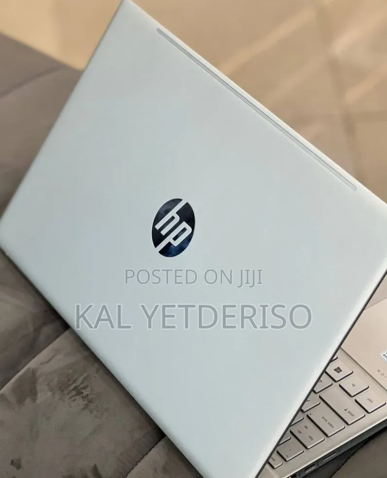New Laptop HP EliteBook 830 G8 16GB Intel Core i5 SSD 512GB
