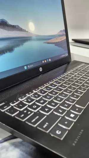 New Laptop HP Pavilion 15 8GB Intel Core i7 SSD 256GB