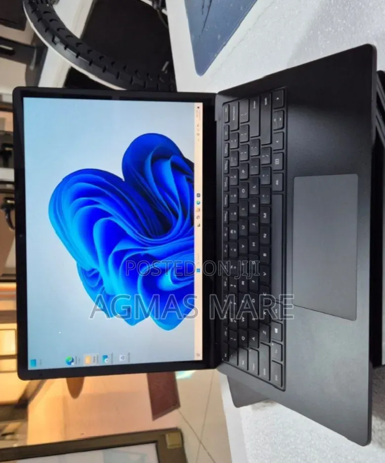 New Laptop Microsoft Surface Laptop 3 8GB Intel Core i5 SSD 256GB