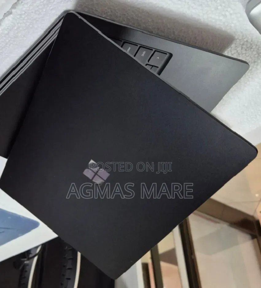 New Laptop Microsoft Surface Laptop 3 8GB Intel Core i5 SSD 256GB