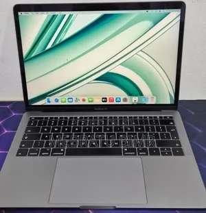 New Laptop Apple MacBook Pro 2017 8GB Intel Core i5 SSD 256GB