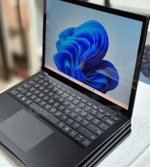 New Laptop Microsoft Surface 16GB Intel Core i5 SSD 256GB