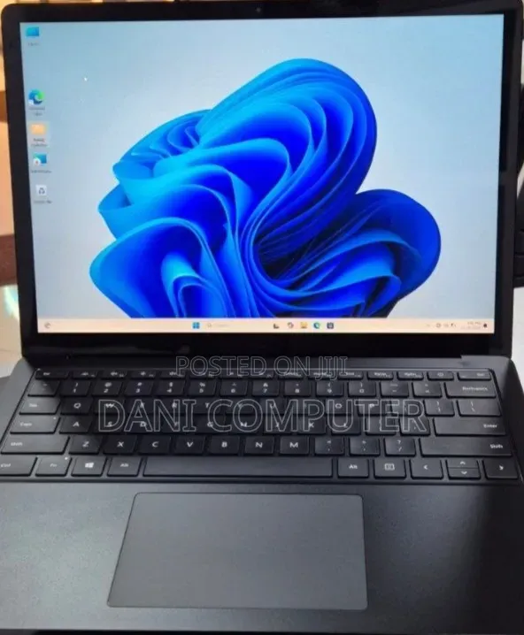 New Laptop Microsoft Surface 16GB Intel Core i5 SSD 256GB