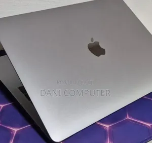 New Laptop Apple MacBook Pro 2017 8GB Intel Core i5 SSD 256GB
