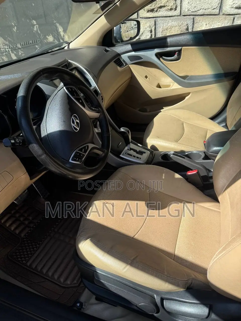 Hyundai Elantra 2012 Brown