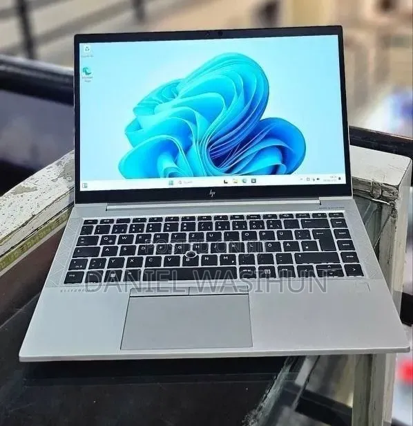 New Laptop HP EliteBook 840 G8 16GB Intel Core i5 SSD 512GB